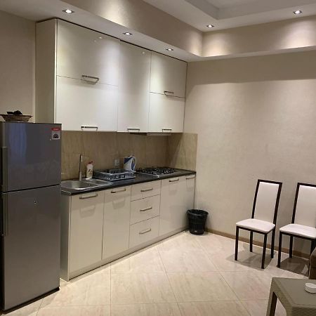 Apartment Three Bedroom In Saburtalo Tiflis Exterior foto