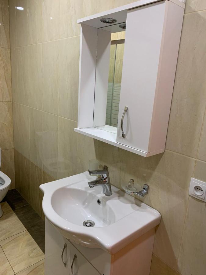 Apartment Three Bedroom In Saburtalo Tiflis Exterior foto